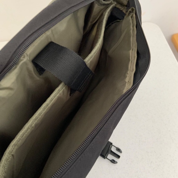 Targus Incognito Messenger Laptop Notebook Shoulder Bag Black - Picture 9 of 16